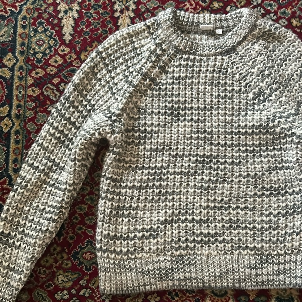 Gap Gray & White Chunky Knit Sweater
